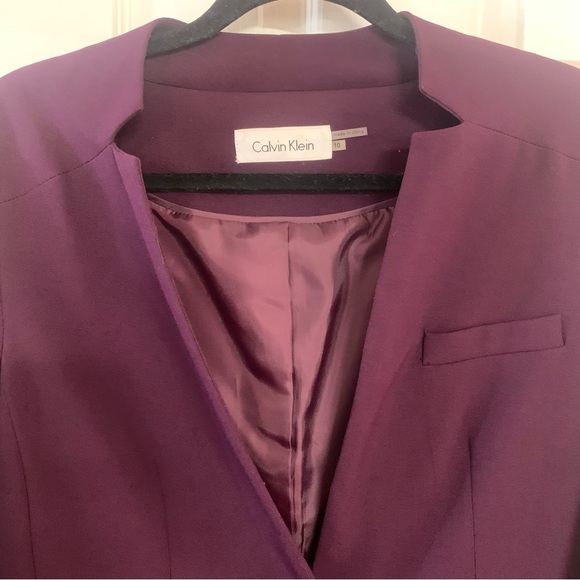 Size 10 deep purple with gold accents Calvin Klein Blazer Suit Jacket lined - Picture 3 of 13